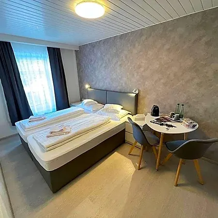 Hotel Nadia 3*